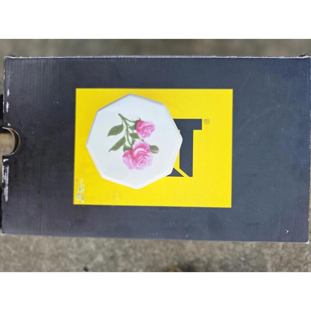 Meissen porcelain tea caddy featuring a hand-painted pink rose design.